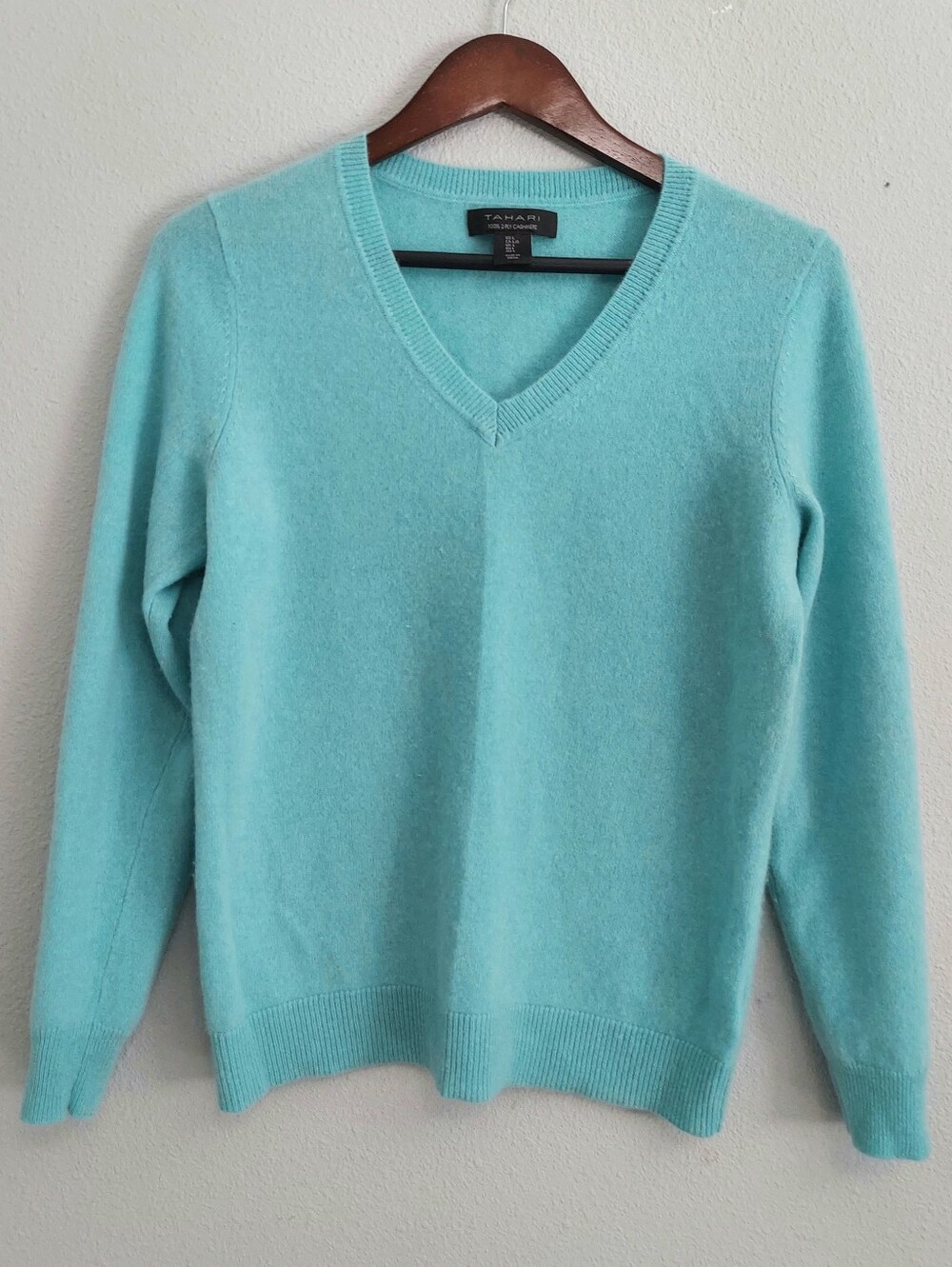 Tahari 2ply Cashmere Sweater Light Blue Women Large Quiet Luxury